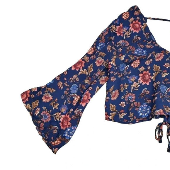 Forever 21 Blouse M 3/4 Bell Sleeve Crop Lace Up Back Boho Floral - Picture 5 of 7